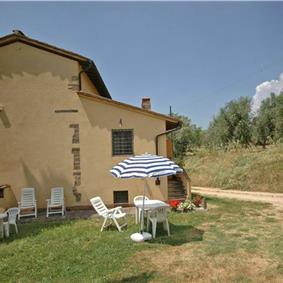 A selection of 2-3 bedroom apartments with shared pool near Florence, Sleeps 4-6